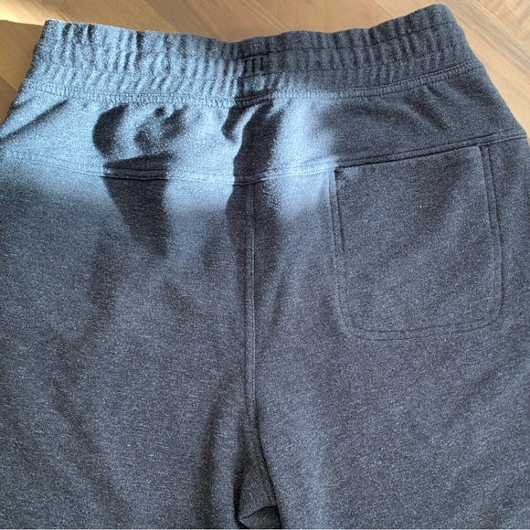 Men’s Lululemon charcoal gray sweatshorts in mint condition.SMALL - Picture 16 of 16